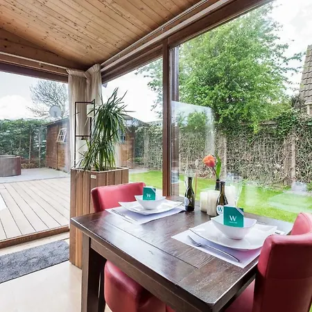 Lovely Bungalow 펜션